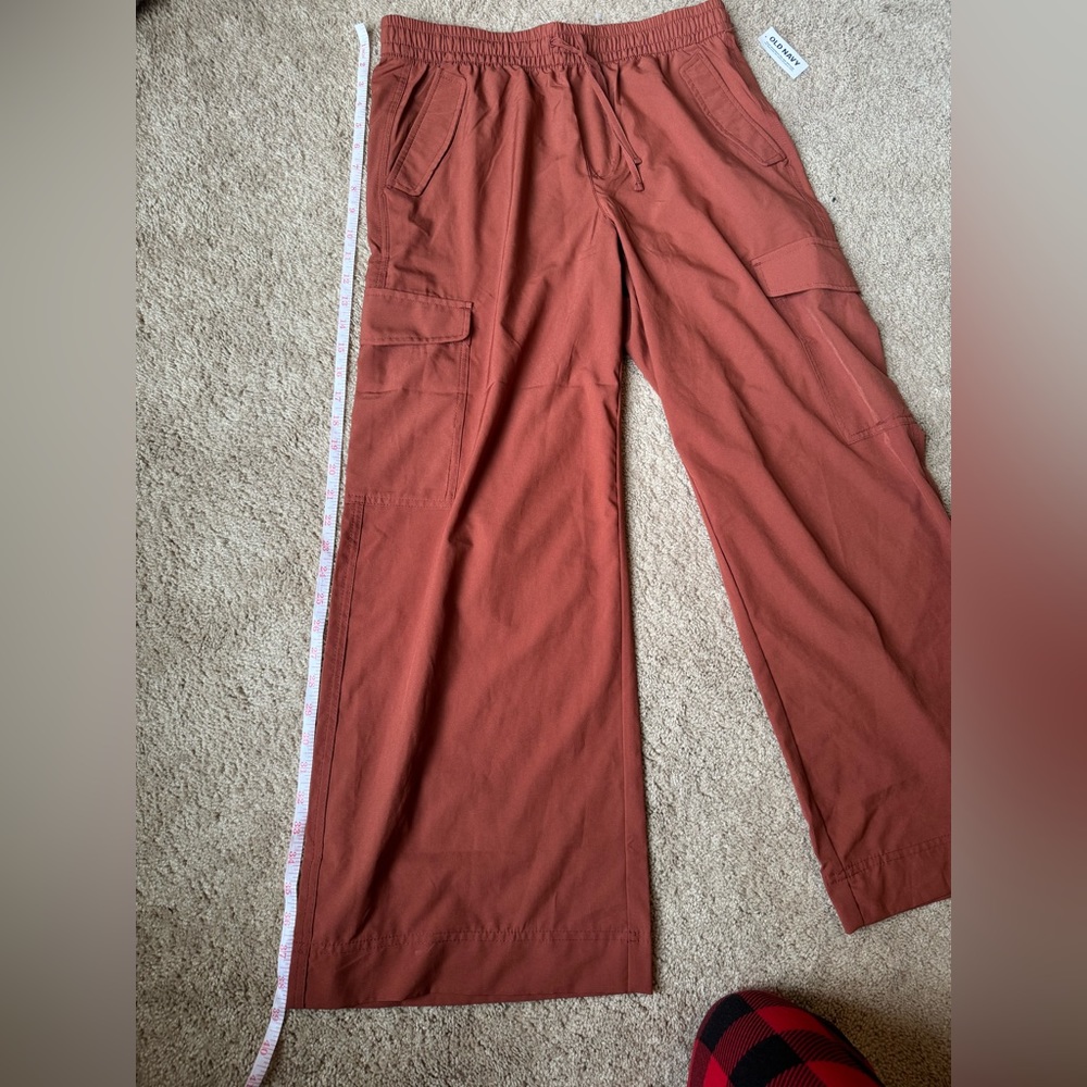 Old Navy Rust-Brown Wide Leg Cargo Pants - Picture 6 of 8